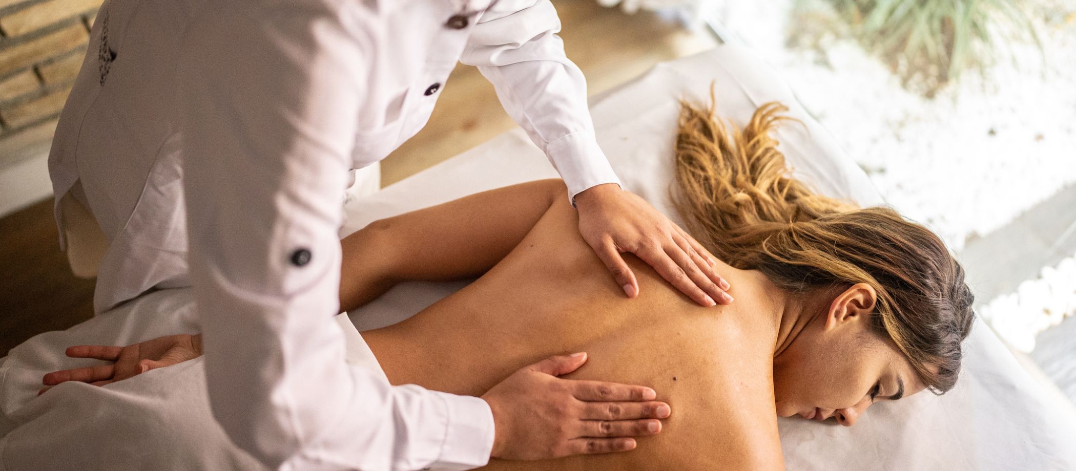 Luxury Back, Neck & Shoulder Massage Including Back Scrub